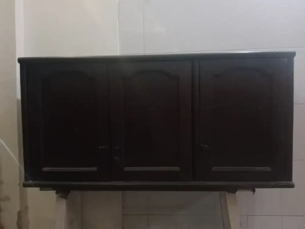 Lemari gantung kayu jati