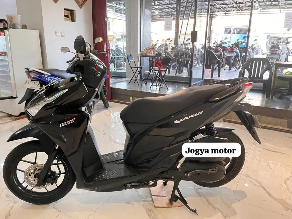 (B) Honda Vario 125 iss 2017
