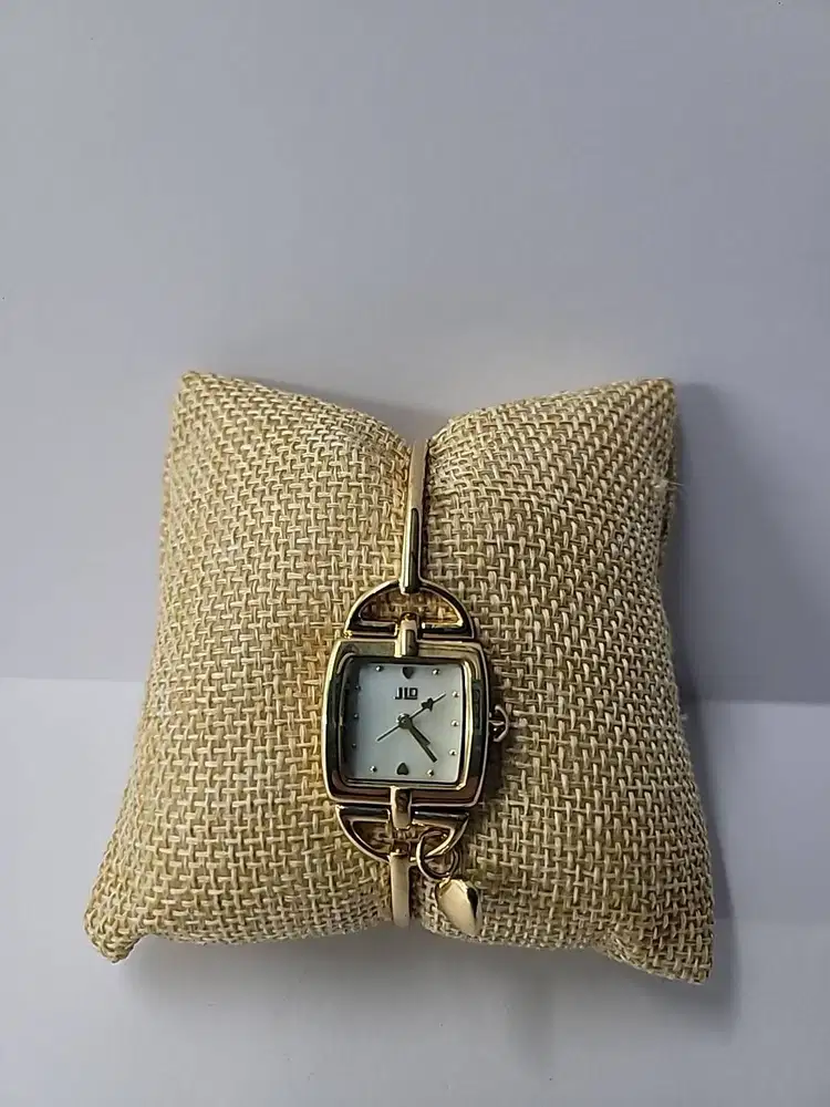 Vintage JLO Wristwatch Watch Bracelet Gold Tone Heart Charm