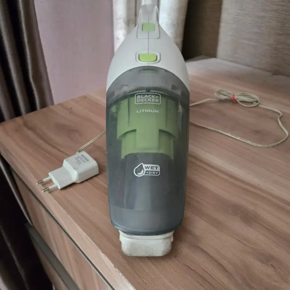 Vacuum cleaner black dekker