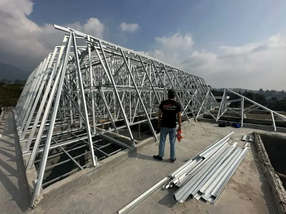 JASA TUKANG ATAP BAJA RINGAN