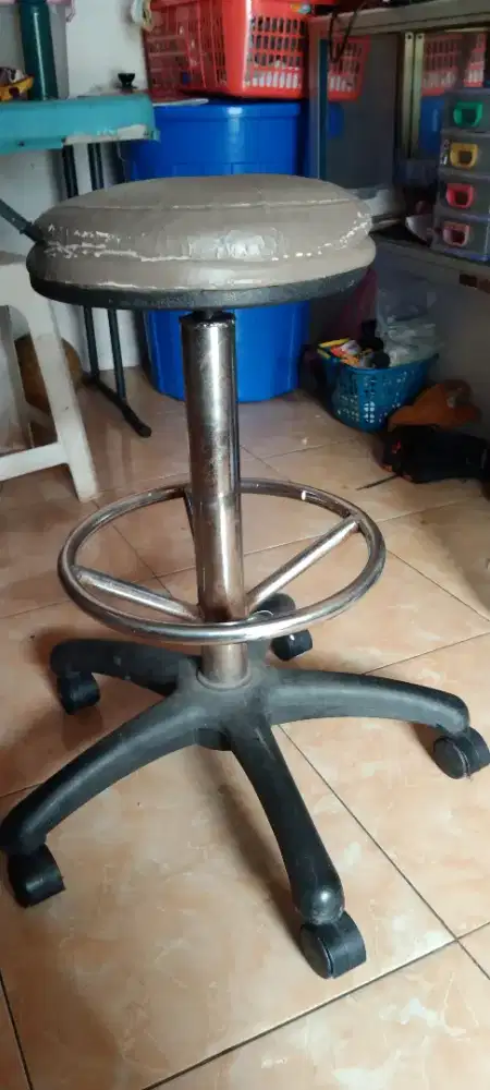 Jual bangku sesuai foto barang x ada yg membutuhkan boleh cek di tempt