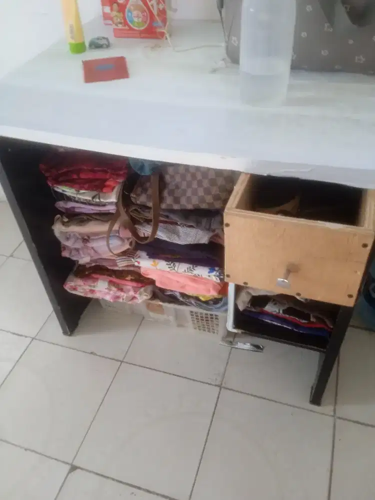 Meja laci kayu P80 x 40 Bahan HPL