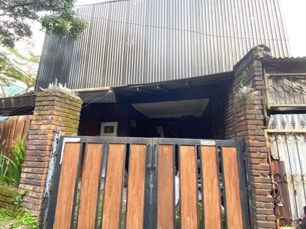 RUMAH STRATEGIS MAINROAD ASTANA ANYAR COCOK UNTUK USAHA CAFE