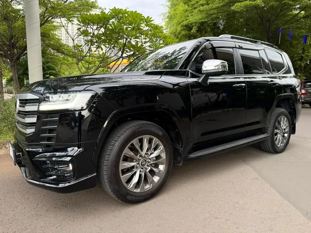 Toyota Land Cruiser 300 VXR 2024