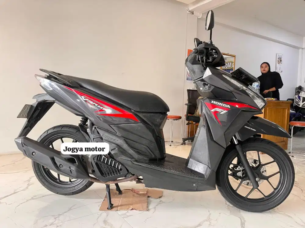 (B) Honda Vario 125 iss tahun 2017 cash dan credit