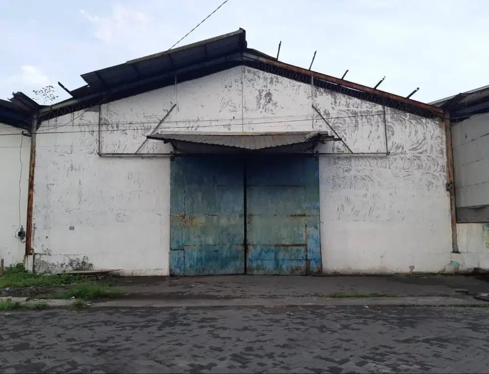 Dijual Gudang Margomulyo Siap Pakai Bebas Banjir Lokasi Bagus