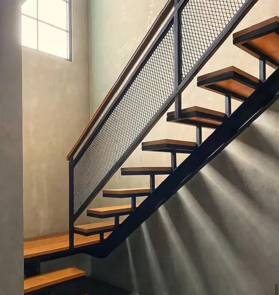 CARI KERJA SEBAGAI TUKANG LAS LISTRIK