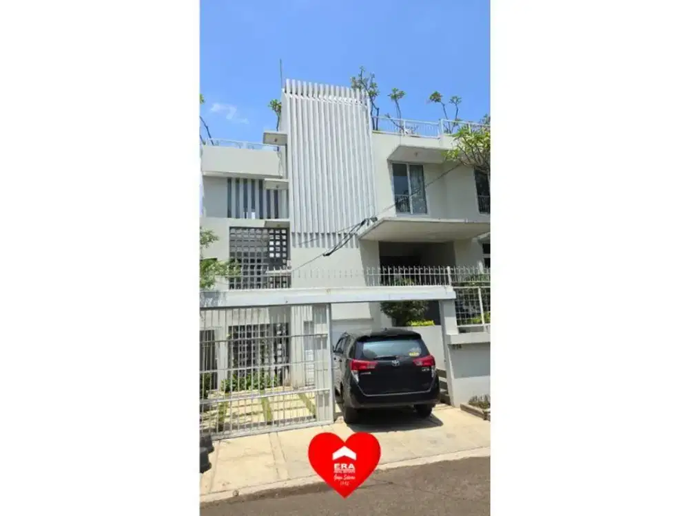 Rumah Sewa dengan Kolam Renang di Kuningan, Jakarta Selatan