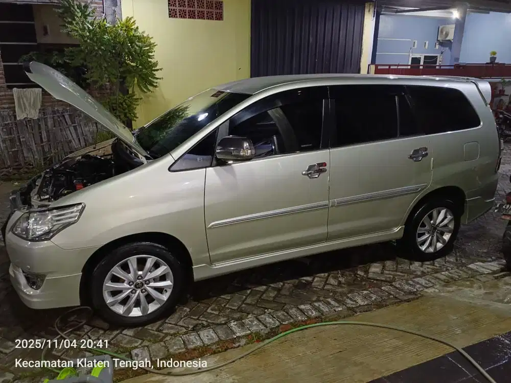 Toyota Kijang Innova 2012 Bensin