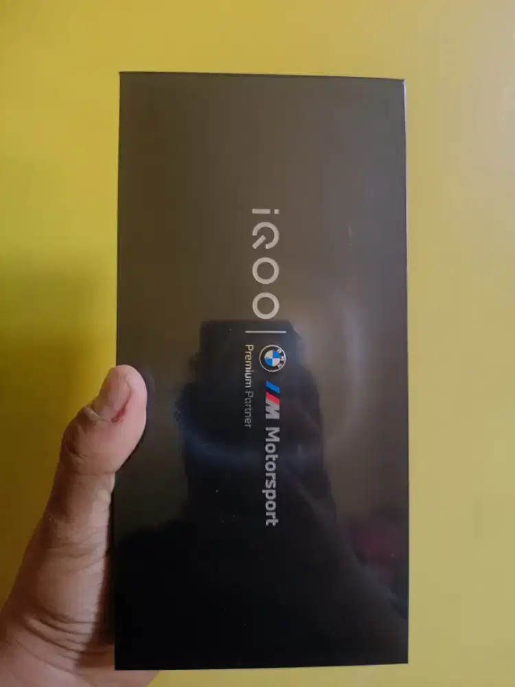 BNIB Vivo IQOO 13 Snapdragon 8 Elite 12/256 GB Garansi Resmi