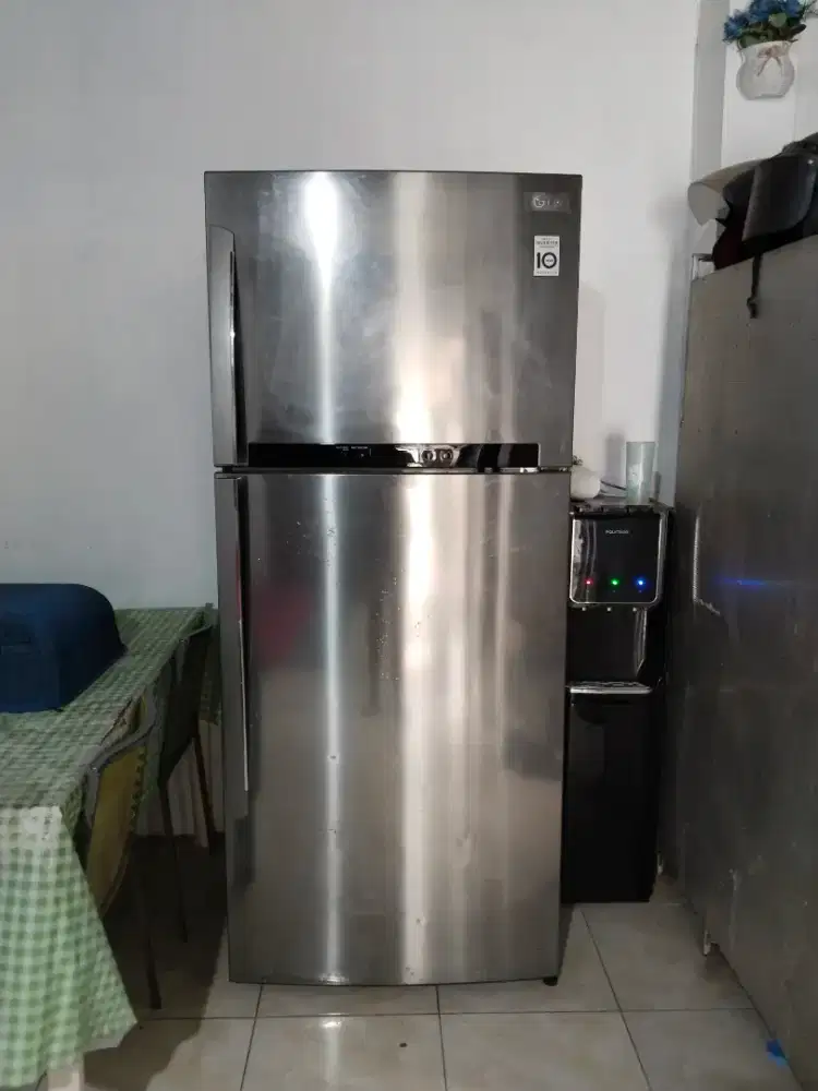 Kulkas 2 pintu LG INVERTER