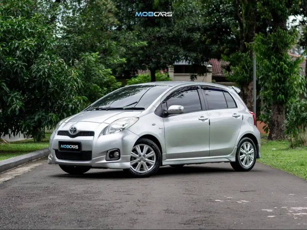 CASH!!YARIS E 1.5 MT 2013 MOBCARS CASH