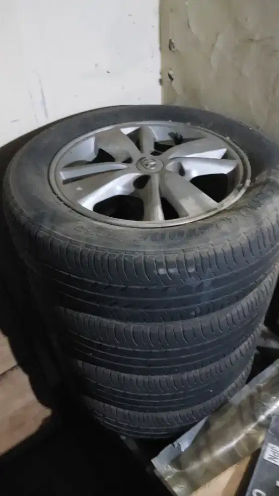 WTS Velg OEM Avanza Velos 1.5