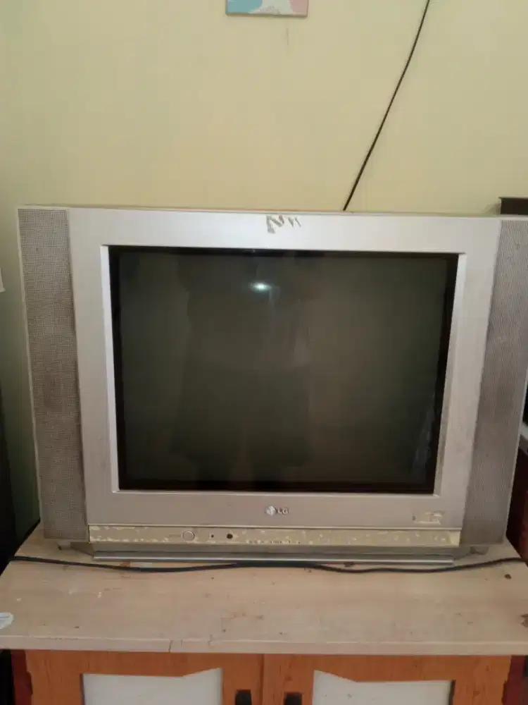 TV LG 32 INCH TABUNG