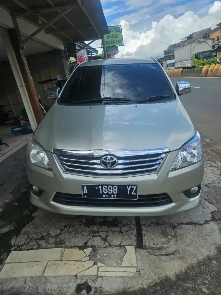Toyota Inova G Bensin 2,0 cc Metik