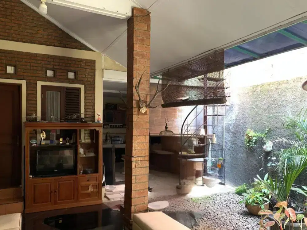 Rumah asri 2 lantai tropis style siap huni Semi Furnished SHM di Kedung Waringin Kota Bogor CL 587