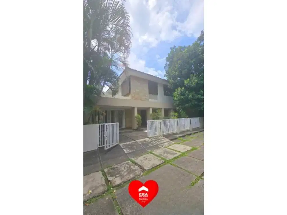 Rumah Sewa dengan Kolam Renang di Kuningan, Jakarta Selatan
