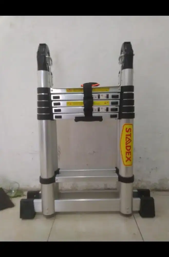 Tangga lipat teleskopik dobel tangga AC