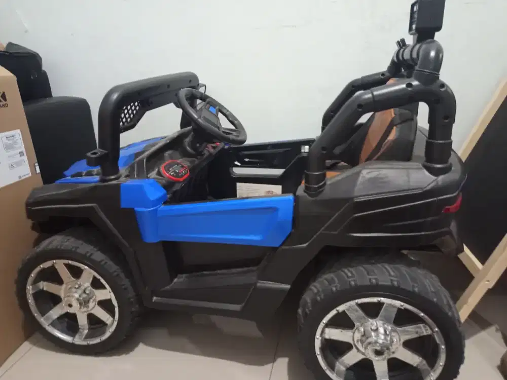 Mobil aki ada remotnya