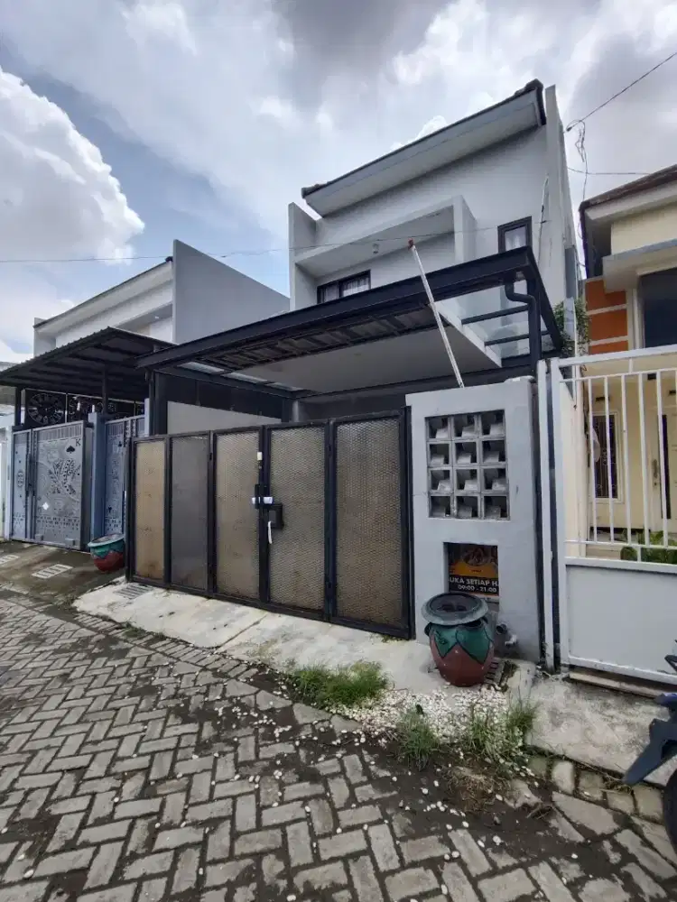 Rumah 2 lantai gununganyar