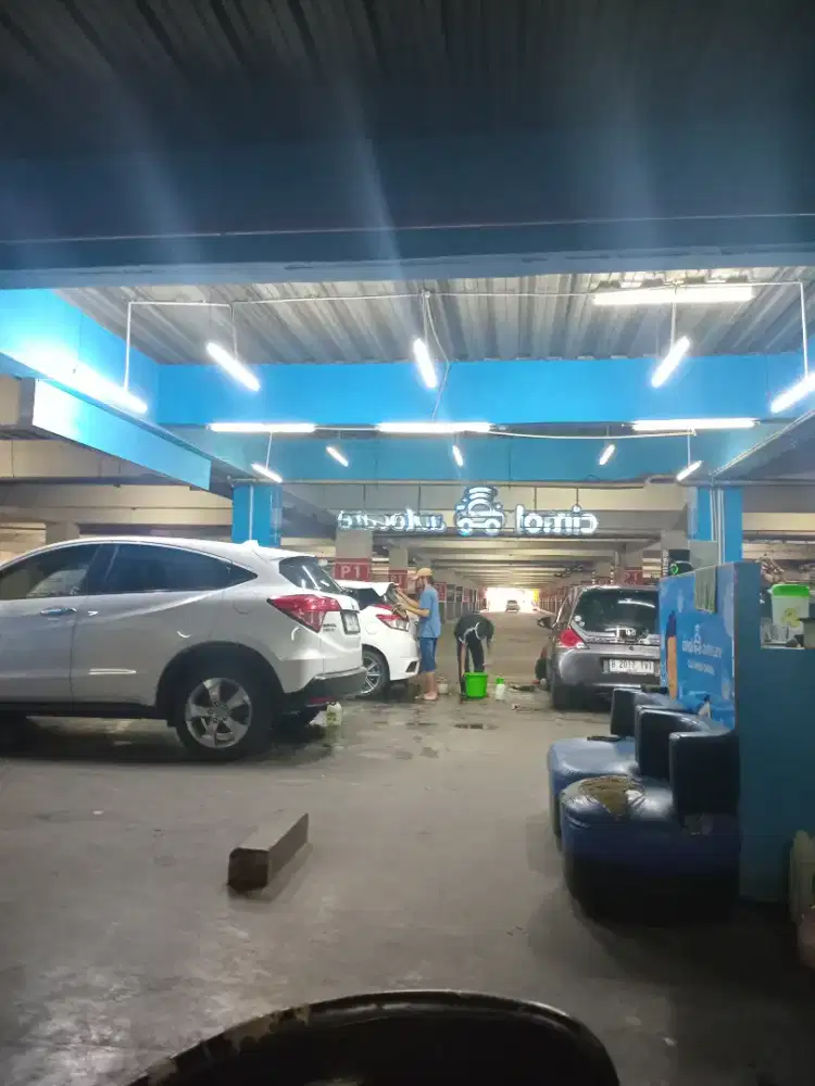 Operasional cuci mobil