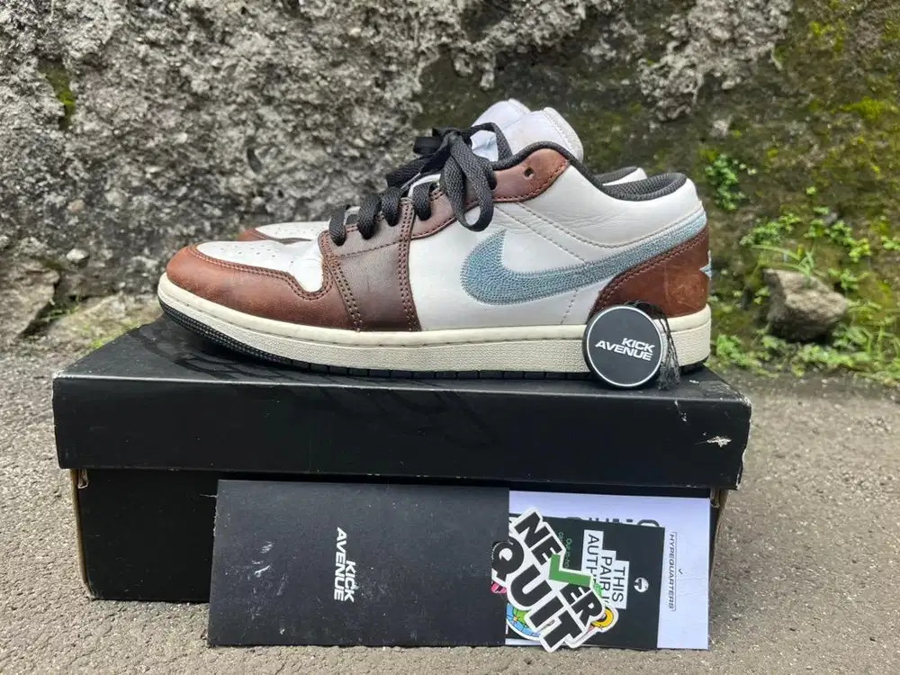 Sepatu Nike Air Jordan 1 Low SE Mocha Swoosh Blue