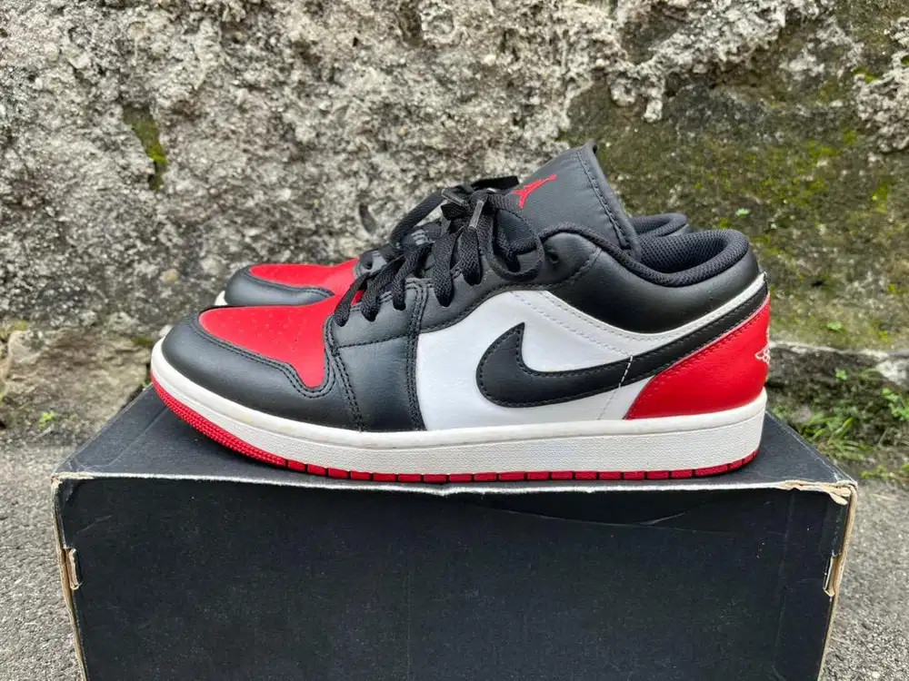 Sepatu Nike Air Jordan 1 Low Bredtoe