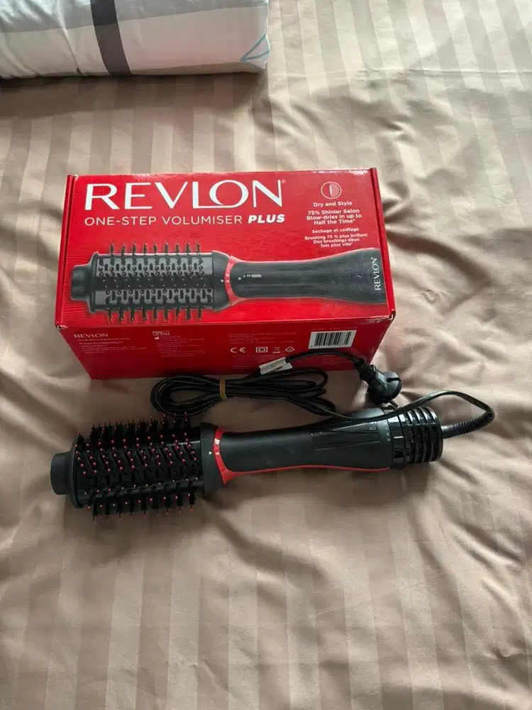 Catokan Curly Revlon One Step Hair Dryer and Volumiser Original