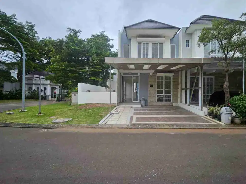 JUAL RUMAH TERAWAT POSISI HOOK DEPAN TAMAN DI CITRA GRAN CIBUBUR