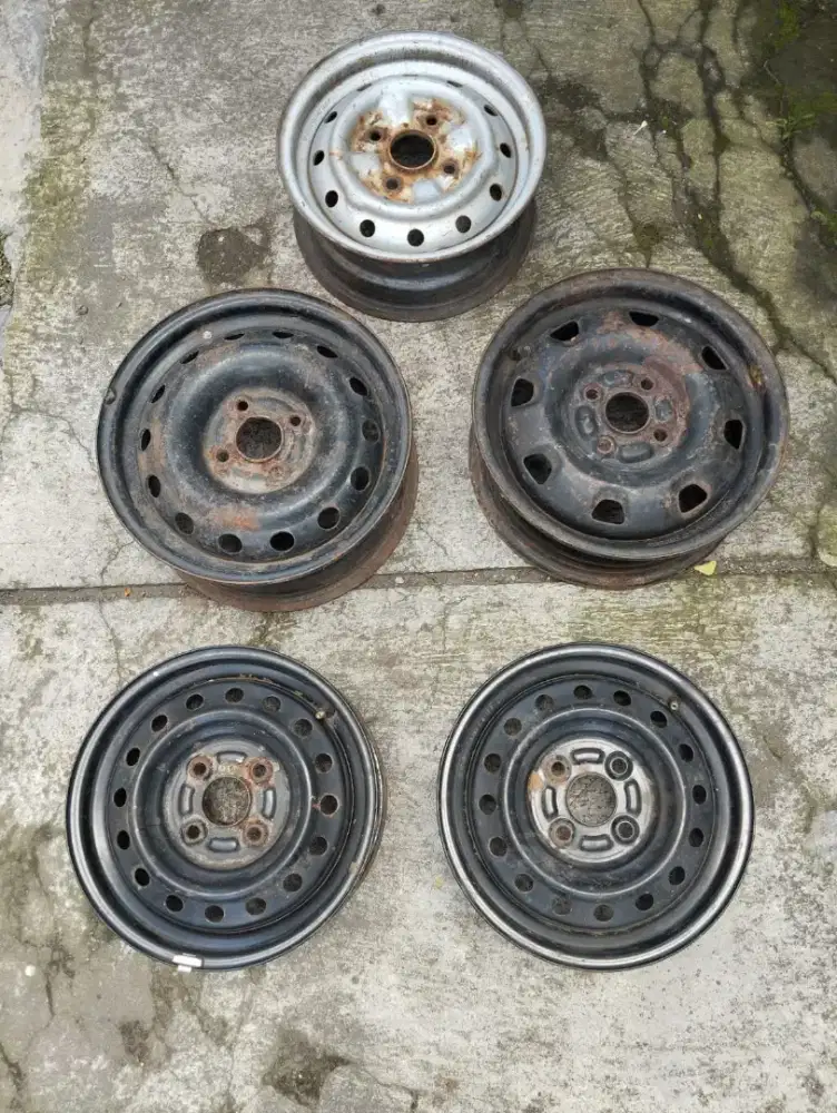 Velg Kaleng R13 dan R14