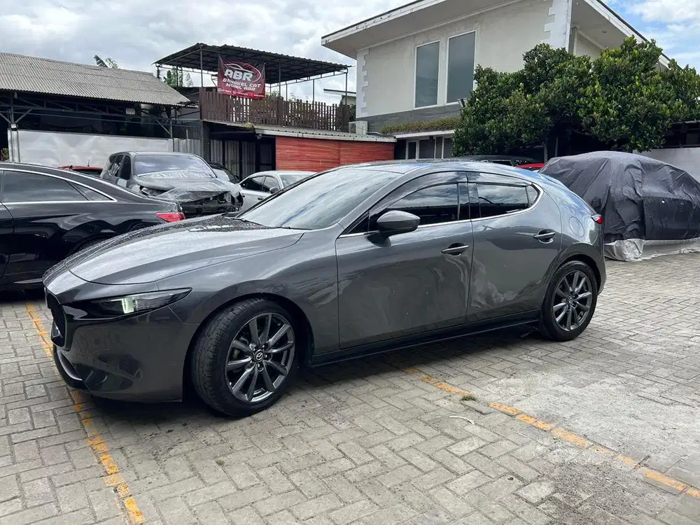 MAZDA 3 grey machine