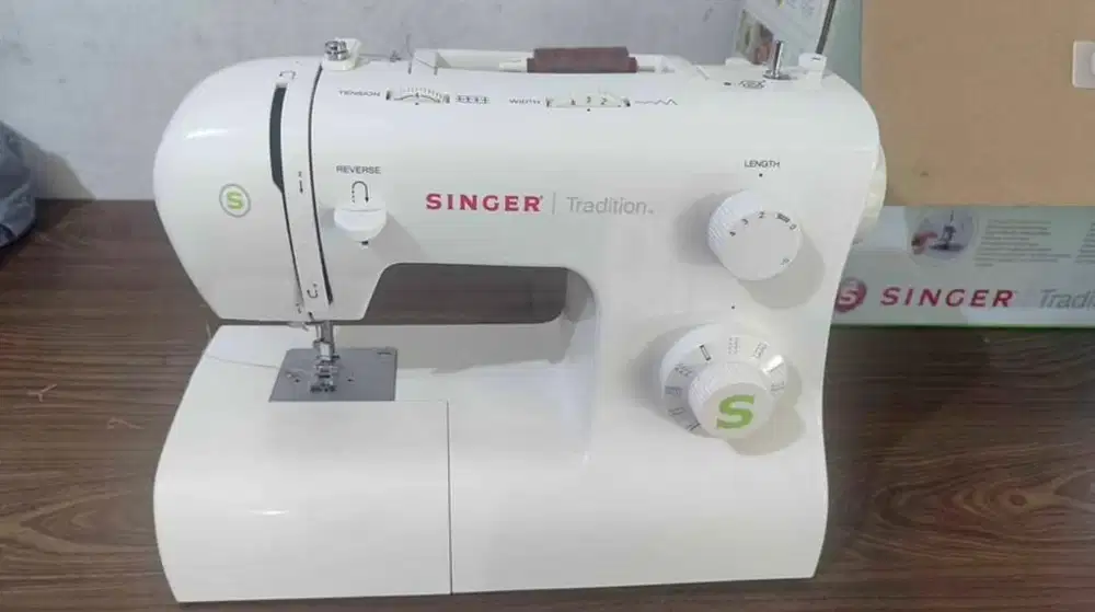 Preloved Mesin Jahit Singer Tradition 2273