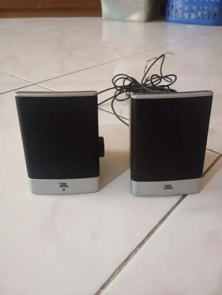 Speaker aktif JBL