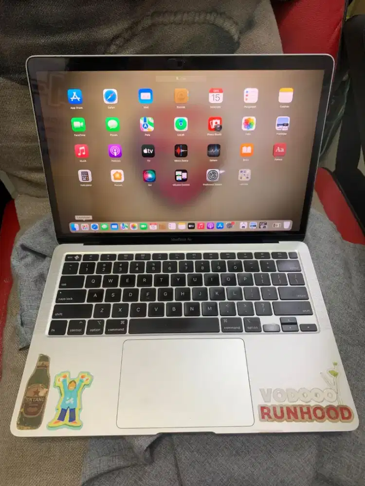 Macbook Air 2020 8/256 cire i3 like new