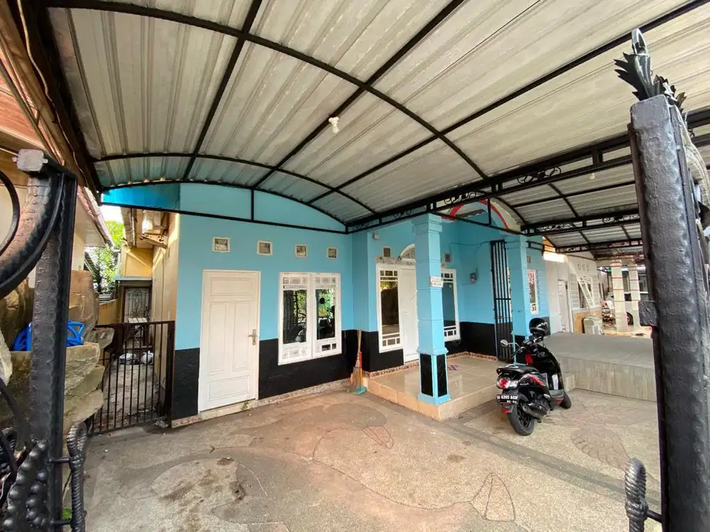 Rumah Mewah Lingkungan Elit