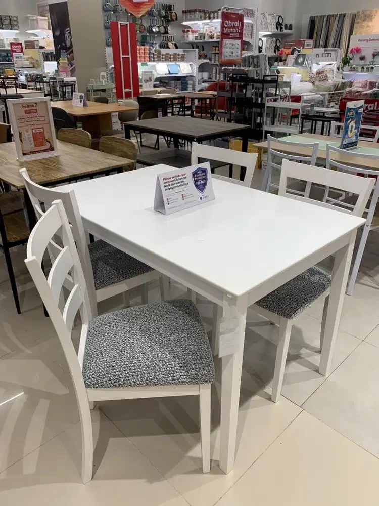 YANIA DINING SET (1DT+4DC) WHITE 3.299.000