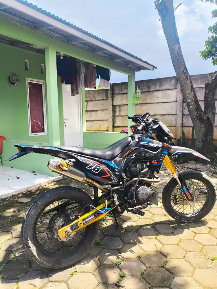 Honda Megapro 2011 Costum Crf BU