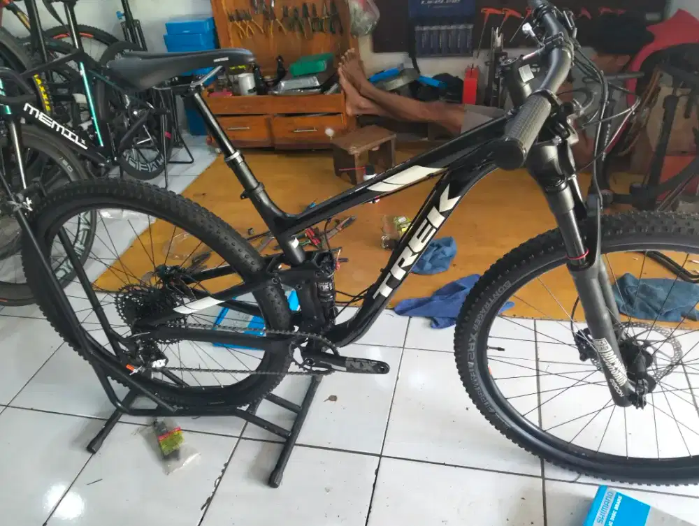 Sepeda Mtb XC TREK FUEL8 29ER Like New