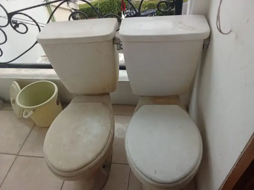 Jual borongan 4 kloset bekas