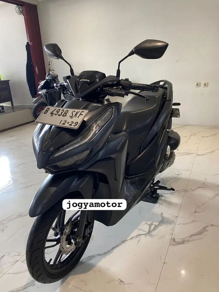 (B) honda vario 150 cc tahun 2019