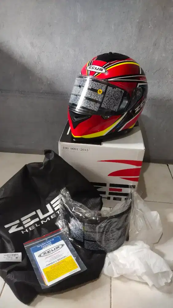 Helm zeus kondisi baru