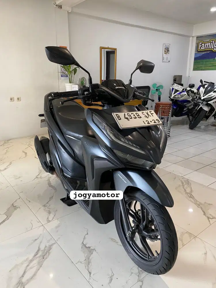 (B) honda vario 150 tahun 2019