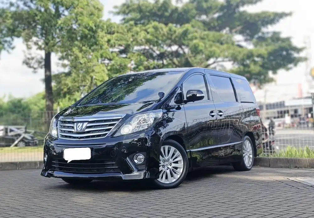 Toyota Alphard 2013