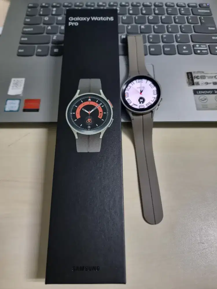 Samsung Galaxy watch5 pro warna gray