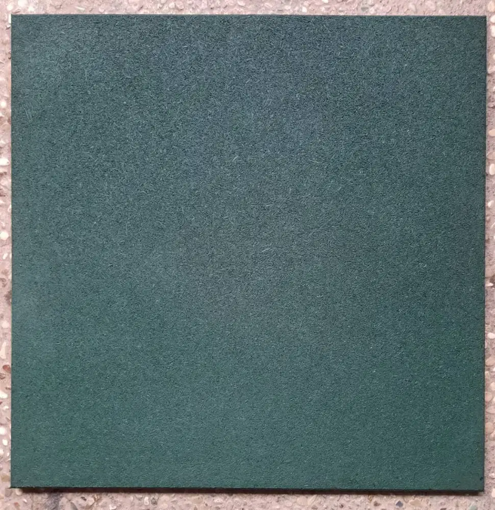 Rubber Flooring Mat Tile Gym Lantai Karet - Hijau 50x50 Tebal 1,5cm