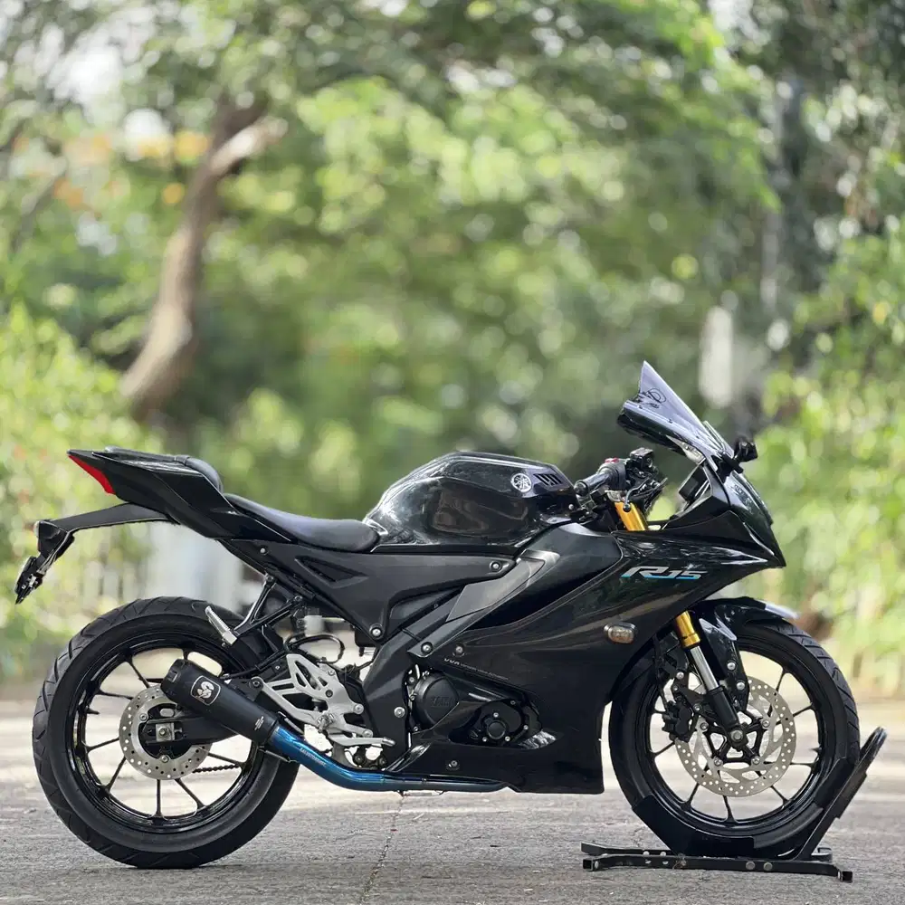 YAMAHA YZF R15 V4 2022 HITAM KM 8K PAJAK PANJANG LIKE NEW