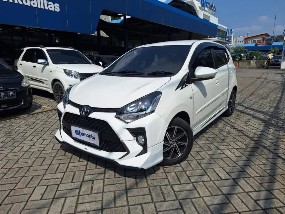 LOW DP Toyota Agya 1.2 GR Sport Bensin-AT 2022 EZH