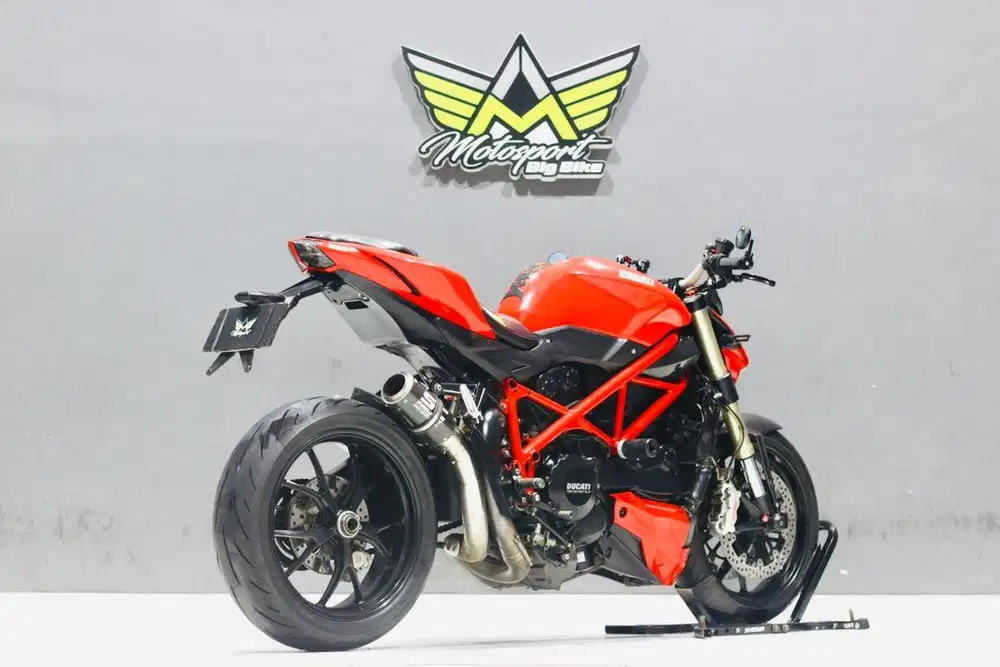 Ducati street fighter 848 like new panigale ducati monster Z800