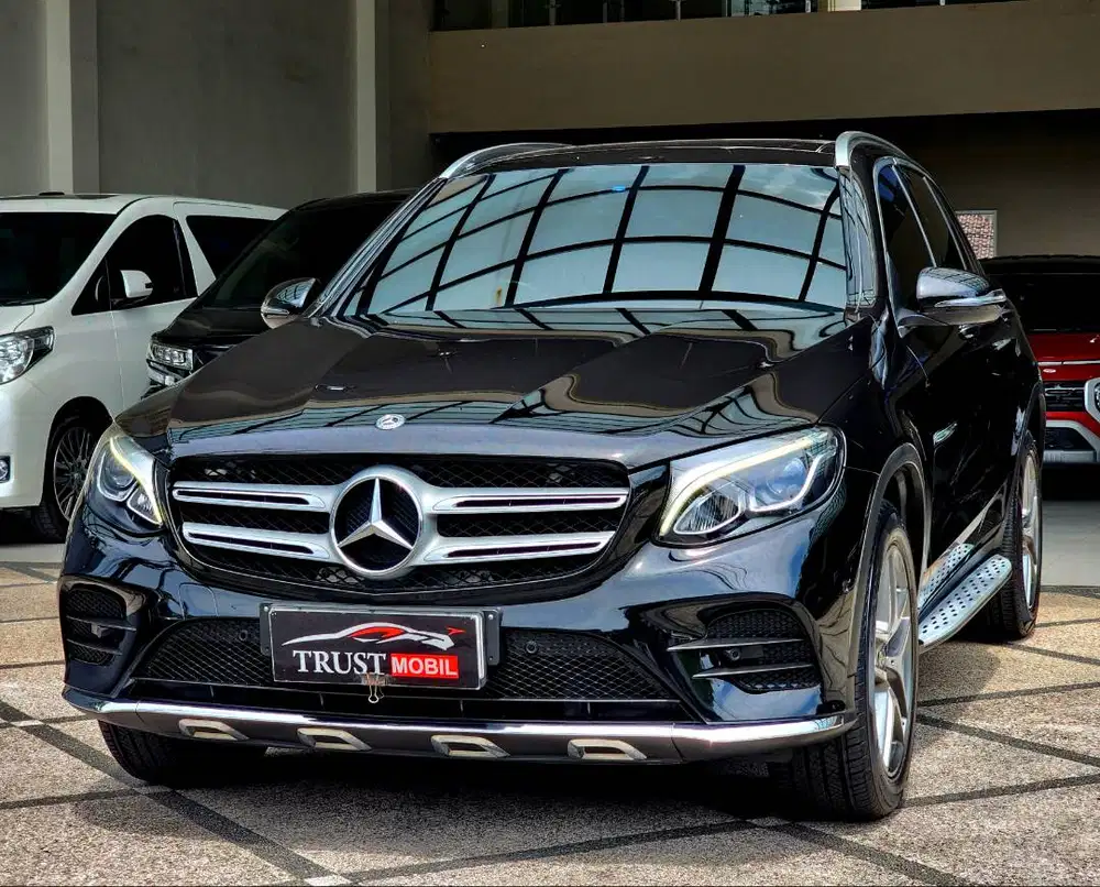 MERCEDES BENZ GLC 200 AMG LINE PANORAMIC SUNROOF 2019 BLACK